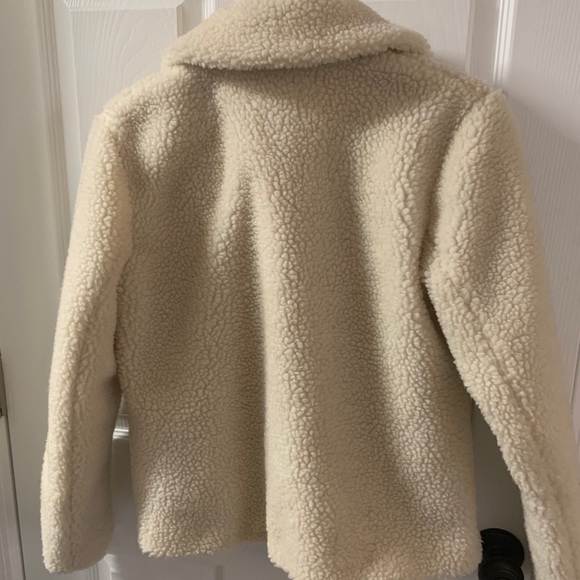 Abercrombie & Fitch Cropped Sherpa Coat - Picture 2 of 3